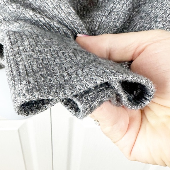 Heather Gray V Neck Puff Flounce Sleeve Top - Picture 6 of 13